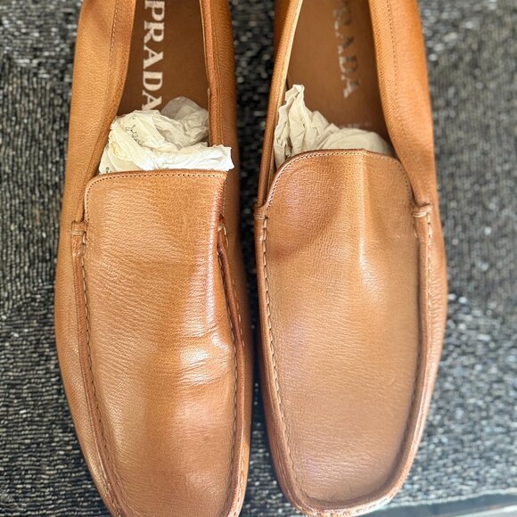 PRADA - Picture 1 of 4